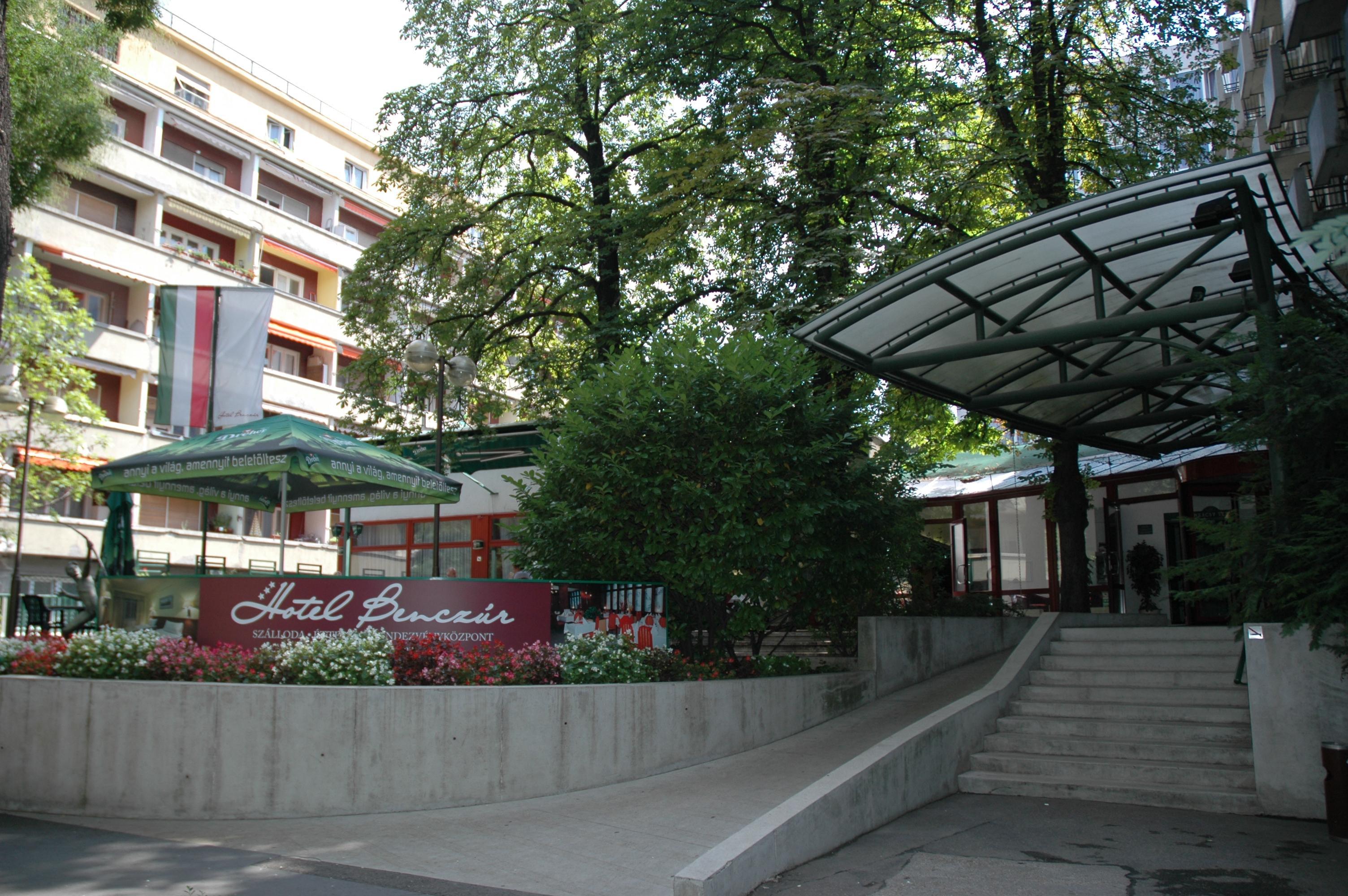 Benczur Hotel Budapeste Exterior foto